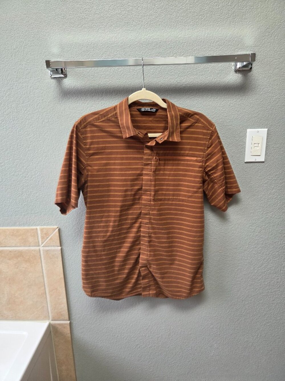 Arc'teryx Men's Short Sleeve Button Down - Orange - Medium